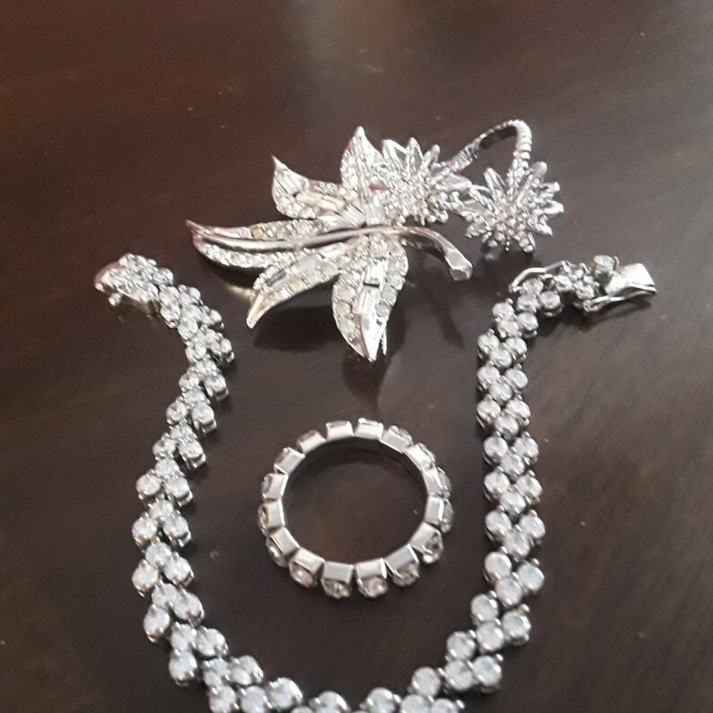 Vintage Rhinstone Bracelet. Leaf Brooch. Cocktail Ring 5.5 size Set.